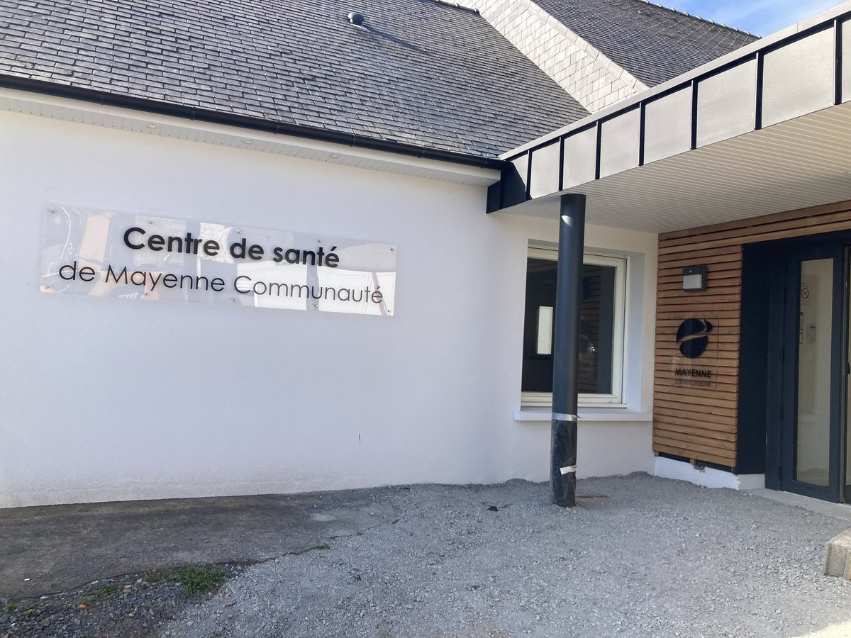Très heureux de l’extension du centre de santé de #Martigné. Toute l’équipe rassemblée autour des médecins salariés dispose  désormais de locaux adaptés, plus accueillants et capables d’accueillir de nouveaux professionnels de santé #MayenneCommunauté <a href="/GuillaumeCarr7/">Guillaume Carré</a> <a href="/XTalois/">Xavier Talois</a>