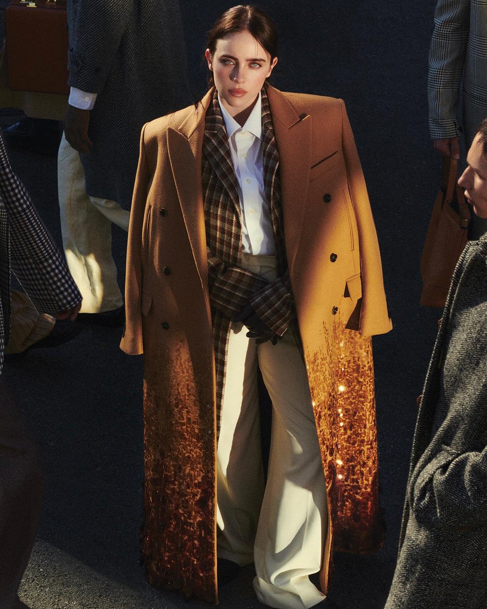 ビリー・アイリッシュ @billieeilish が雑誌 @voguemagazine 11月号の