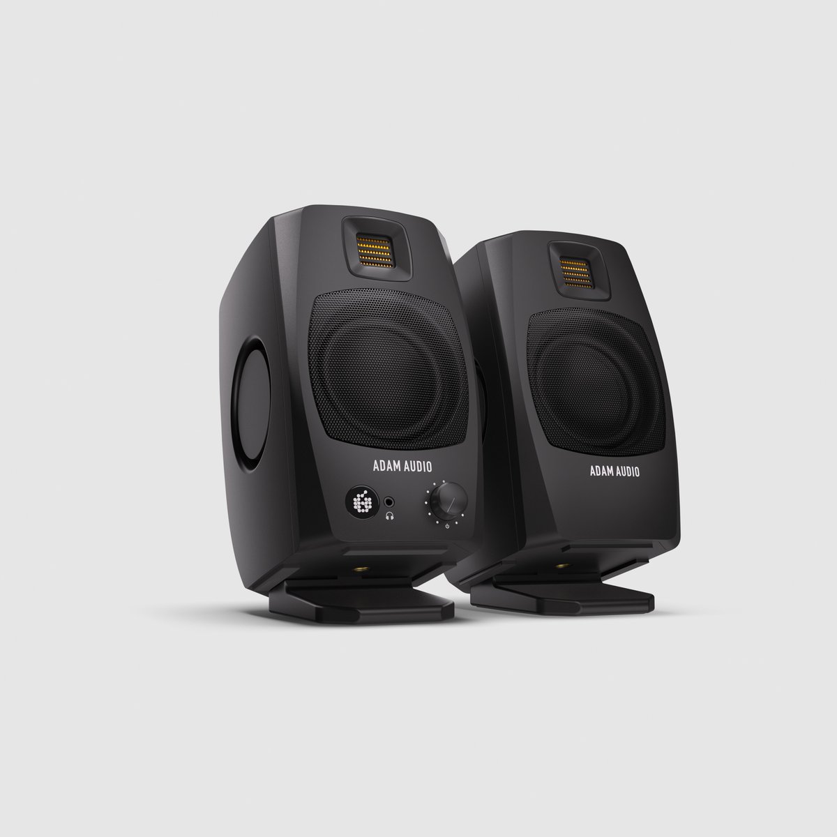 PowerRec's tweet photo. ／
#ADAMAudio 最小アダム【D3V】シリーズ爆誕💫
＼
ディスクトップ最高峰！！アダムのDNAを最小サイズで実現するモニタースピーカー『ADAM Audio D3V』誕生
⏰11月25日発売予定

🗣️圧倒的サウンドクオリティでこの価格！かなり驚愕です！

🔻商品詳細・ご予約はコチラ🔻
https://t.co/EurOCLPhsu https://t.co/N5nNwCamAB