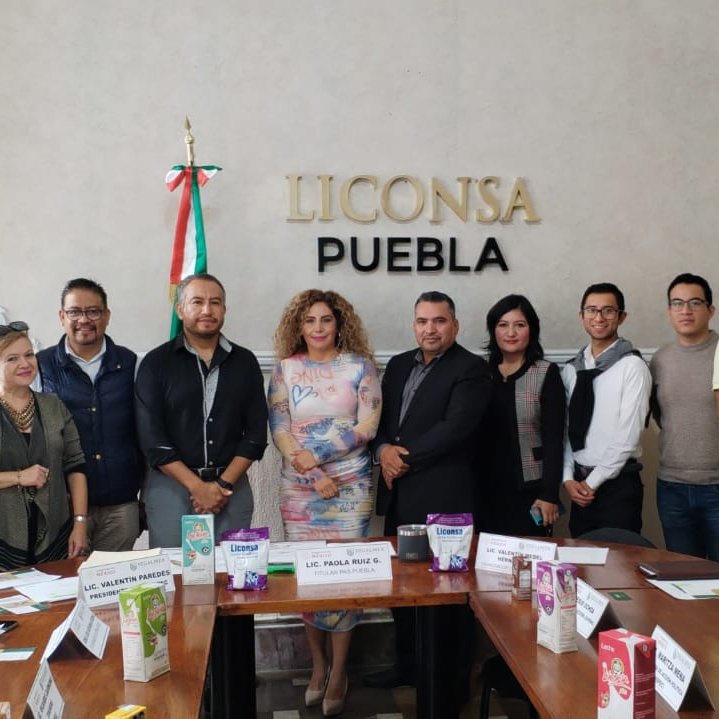 CelulaPuebla's tweet photo. 🔴 #Enterate || #Puebla
PROMUEVE LA @ASPEC_AC FORTALECIMIENTO ECONÓMICO DE REPORTEROS DE PUEBLA 

A través de la firma de este convenio con LICONSA, los agremiados tendrán precios preferenciales en la compra de productos lácticos. 

https://t.co/l42lGnAolw https://t.co/sF9zVbKkym