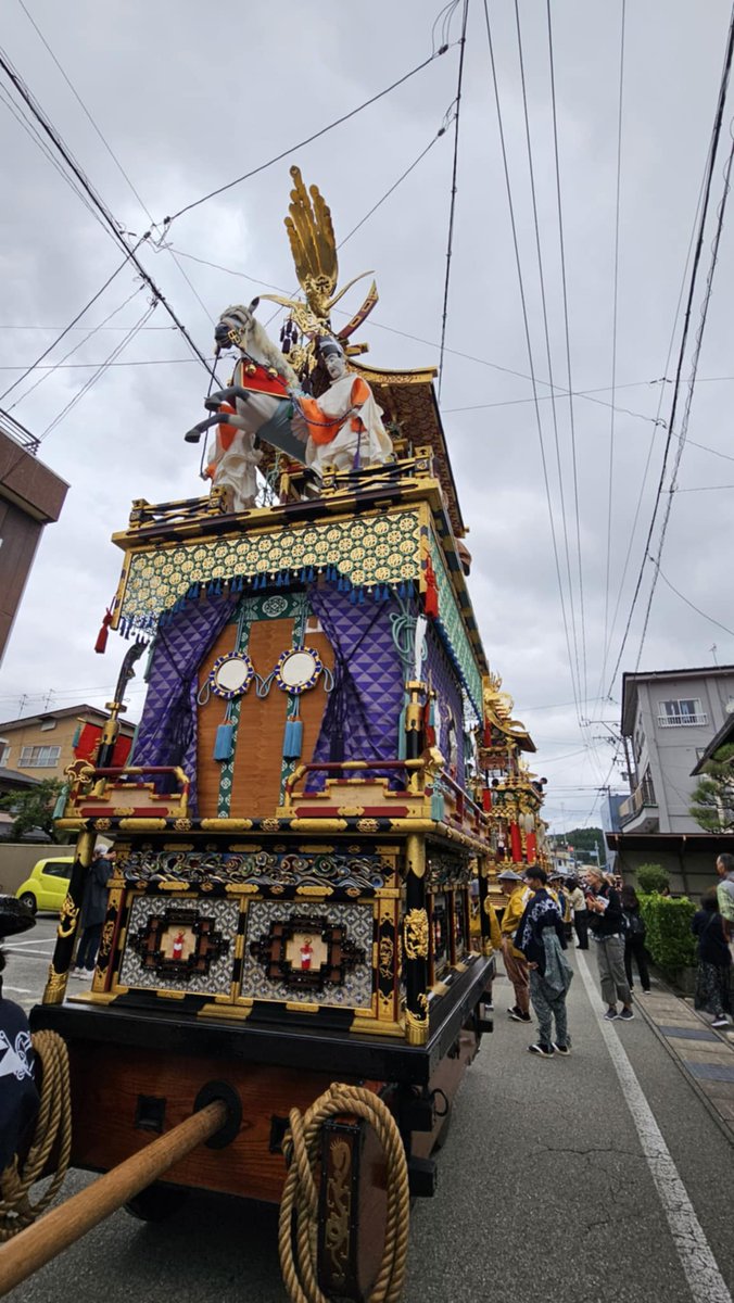 神楽台、神馬台、豊明台、鳳凰台の4台が大新町を廻っています。「曳き