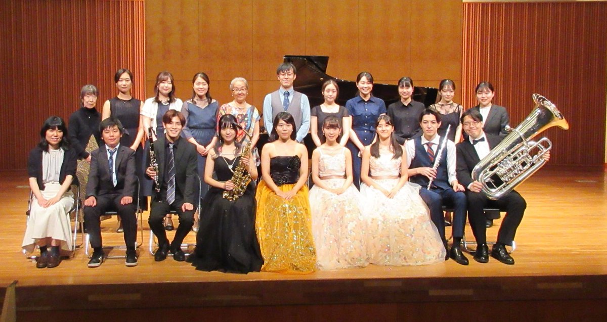 第６回演奏会コスモス 終演

 演奏者からのコメント ・ピアノに触れることがなくなり何年も経っていましたが、貴重な機会をいただき、心から感謝してお ります。当日は4人で楽しく演奏することができ、また、素晴らしい演奏を多数聴くことができ、 素敵な1日を過ごさせていただきました。
 #演奏会