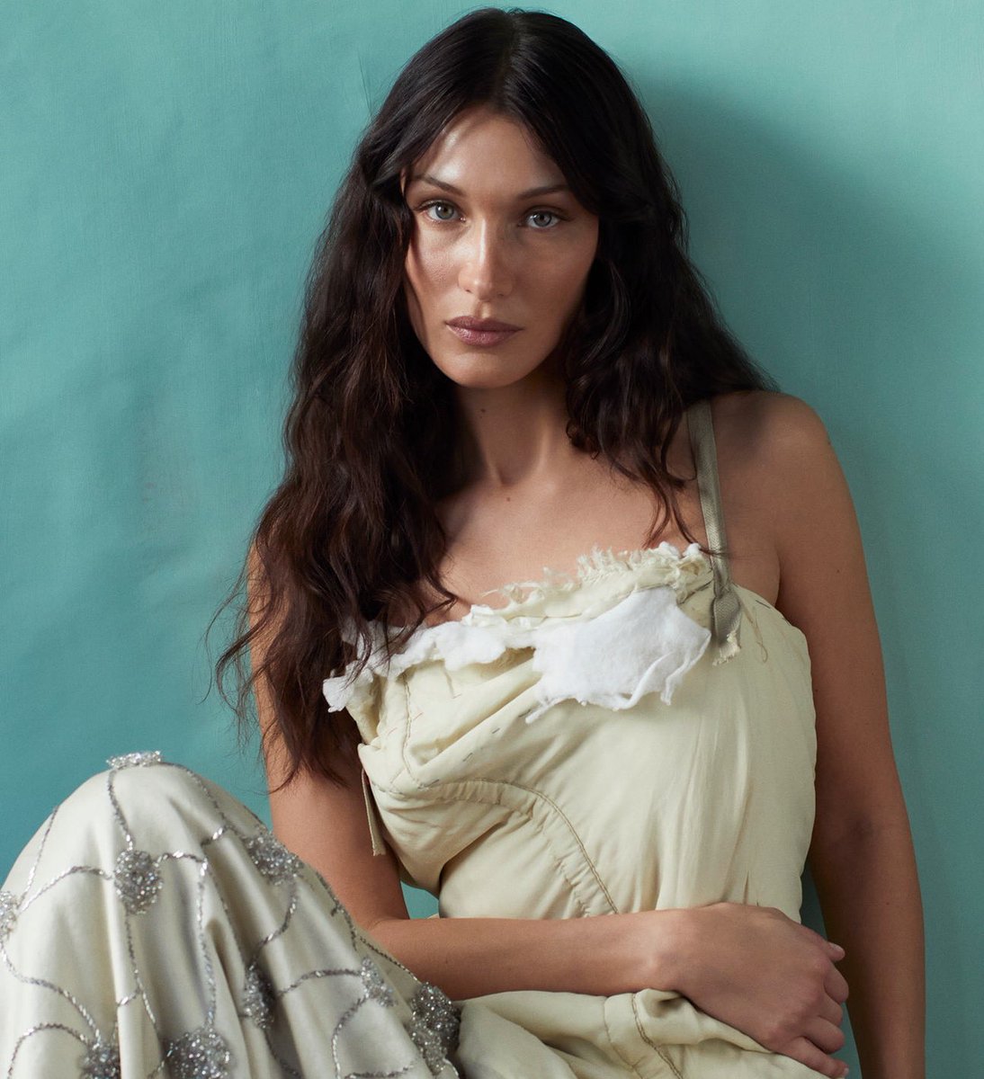 PopTingz's tweet photo. Happy 28th birthday to the Princess of Nazareth Bella Hadid. https://t.co/ZDT7pN8jnZ