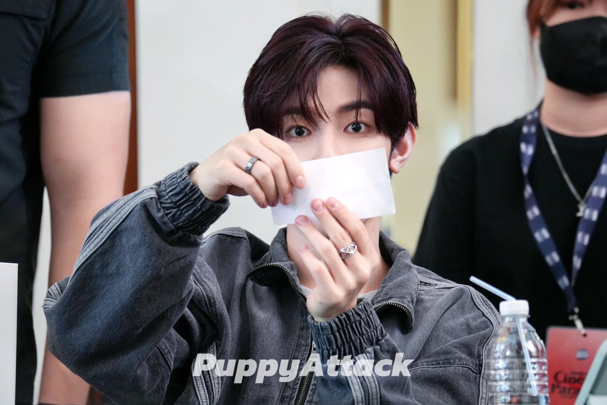 PuppyAttack_'s tweet photo. 240929 100번을 선택한 표정
너무 귀여운 눈동자👀
#장하오 #章昊 #ジャンハオ #ZHANGHAO #ZEROBASEONE #제로베이스원 #ZB1 https://t.co/srcE8vcHHs