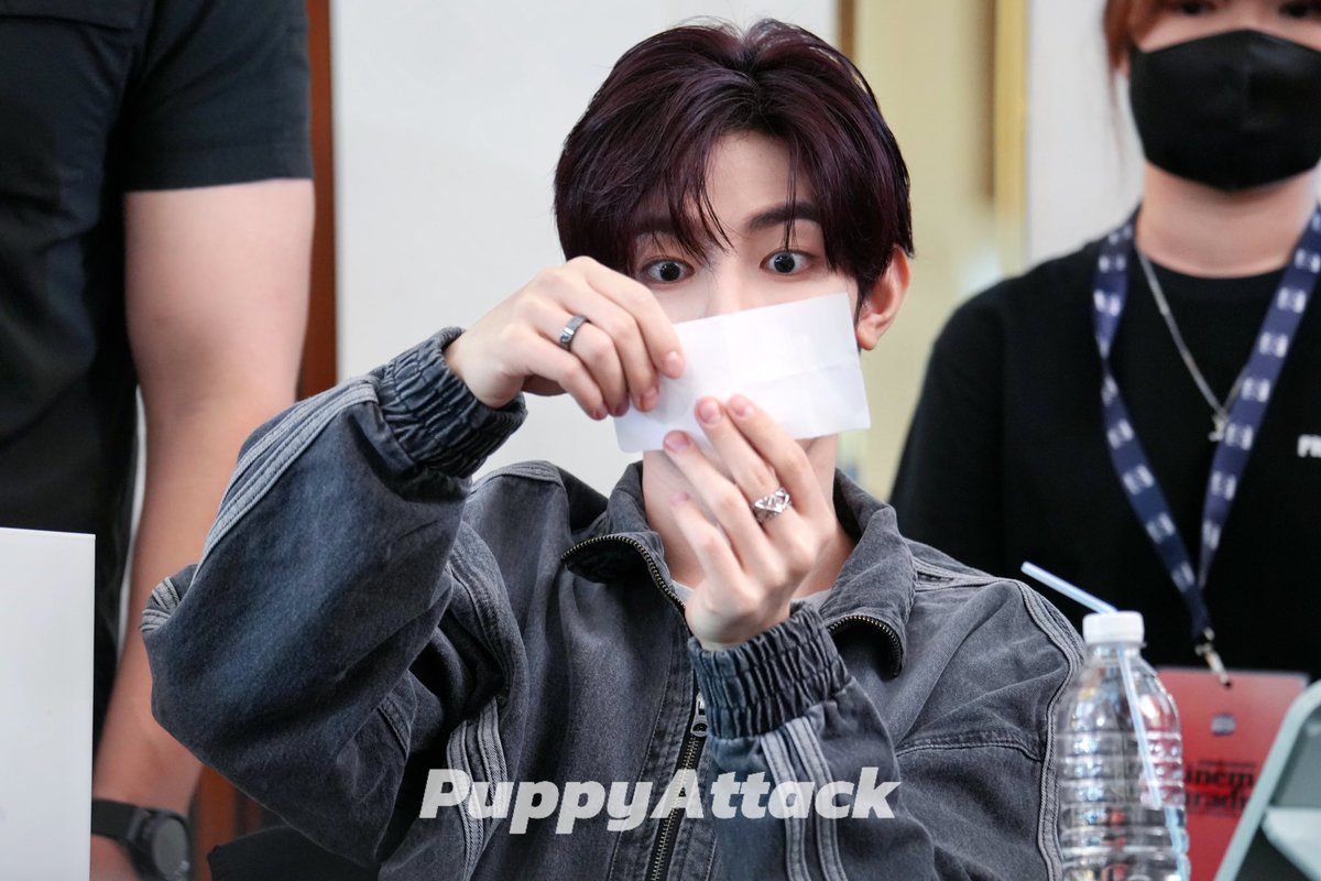 PuppyAttack_'s tweet photo. 240929 100번을 선택한 표정
너무 귀여운 눈동자👀
#장하오 #章昊 #ジャンハオ #ZHANGHAO #ZEROBASEONE #제로베이스원 #ZB1 https://t.co/srcE8vcHHs