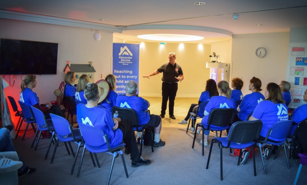 alexanderdevine's tweet image. CAN YOU HANDLE THE HEAT?! 🔥🔥

On 13th November, participants raising money for Alexander Devine will be walking barefoot over red-hot embers for an good cause, organised by @arlingtonbpark! 🐬💙

Join us:

alexanderdevine.org/2024/10/step-i…

#charity #fundraising #firewalk #TeamDevine