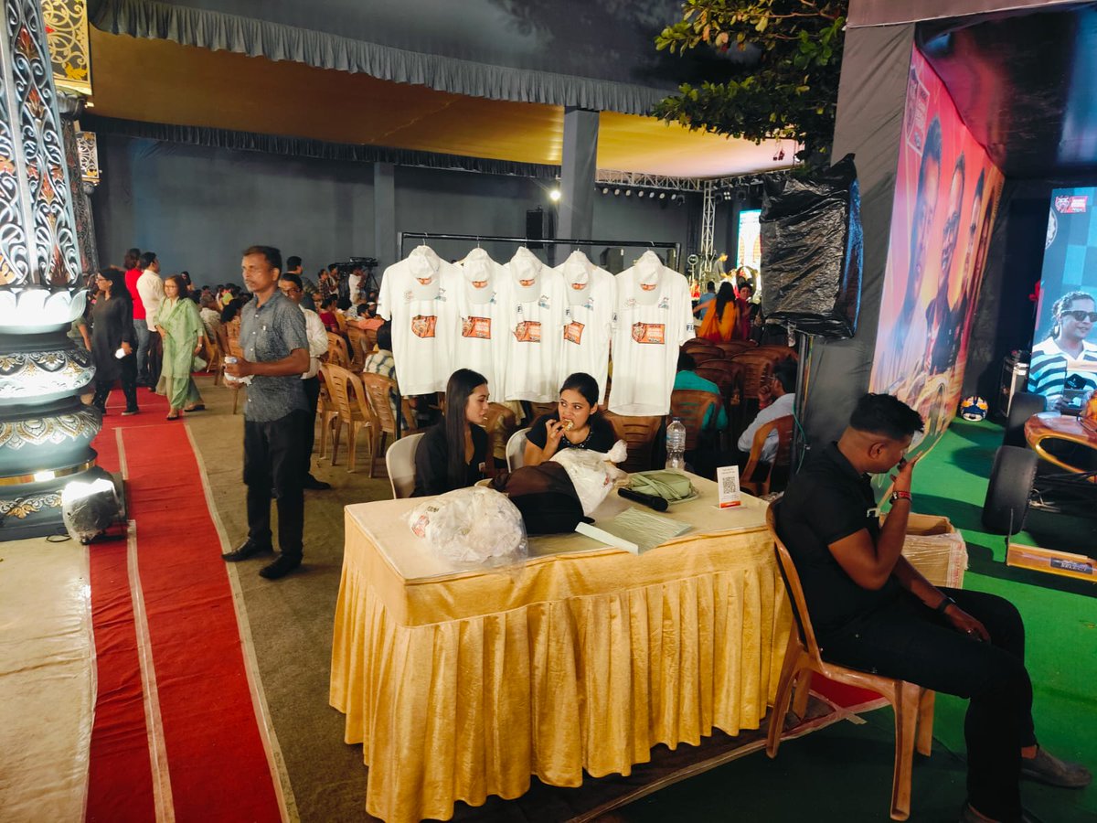 A divine beginning to the festive season! Glimpses from the grand inauguration of Durga Puja at Urbana. 🪔✨ 
Shrachi Sports graced the occasion with the grand display of the racing cars and amazing merchandise collection!

#DurgaPuja2024 #UrbanaCelebrations