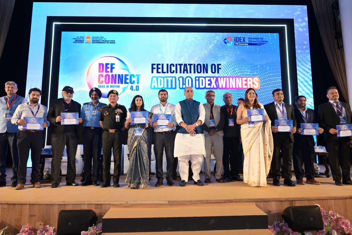 India_iDEX's tweet image. During #DefConnect 4.0, Hon&apos;ble Raksha Mantri, Shri @rajnathsingh, felicitated the #ADITI 1.0 winners and extended his best wishes for their future endeavours.