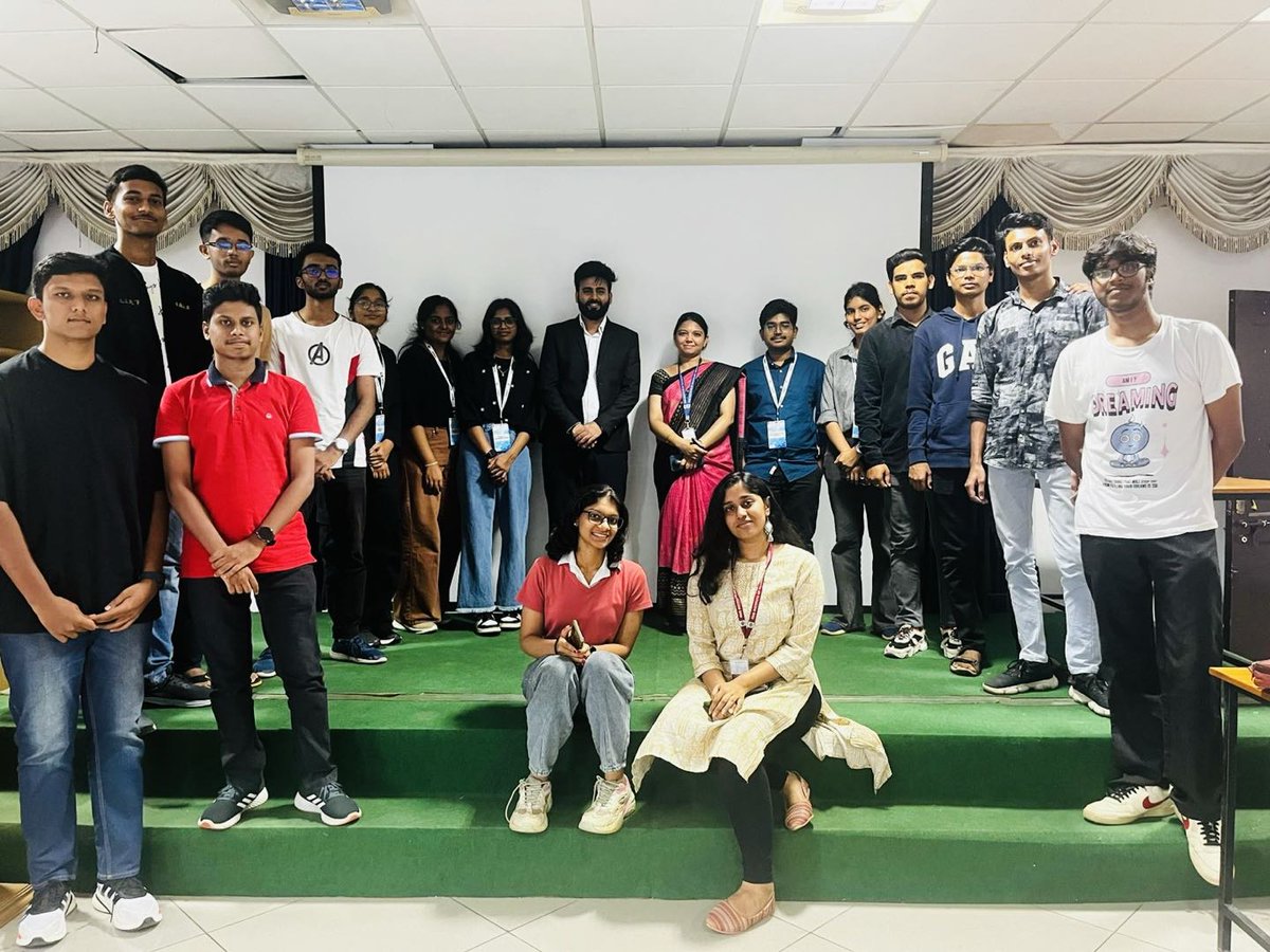 aelfblockchain's tweet image. For the latest stop of our aelfinity Developer Workshop Series, we were at RNS Institute of Technology in Bangalore, India!✈️

Mohit Vashistha, Research Lead at aelf, conducted a workshop for over 100 students from the institute, introducing to them the concepts of #blockchain…