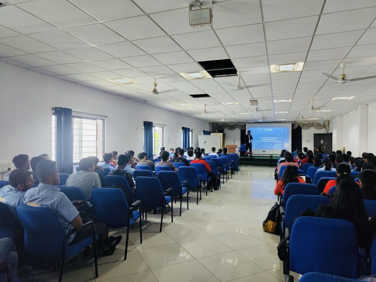 aelfblockchain's tweet image. For the latest stop of our aelfinity Developer Workshop Series, we were at RNS Institute of Technology in Bangalore, India!✈️

Mohit Vashistha, Research Lead at aelf, conducted a workshop for over 100 students from the institute, introducing to them the concepts of #blockchain…