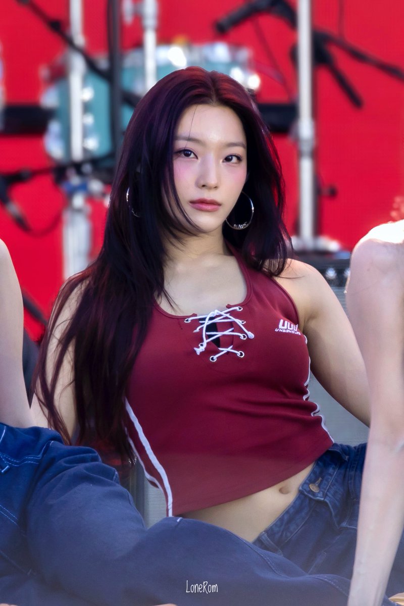 lonerom0107's tweet photo. 240929 모모콘 프로미스나인 이새롬

#프로미스나인 #이새롬 #fromis_9 #LeeSaerom https://t.co/wna5z6UX4V