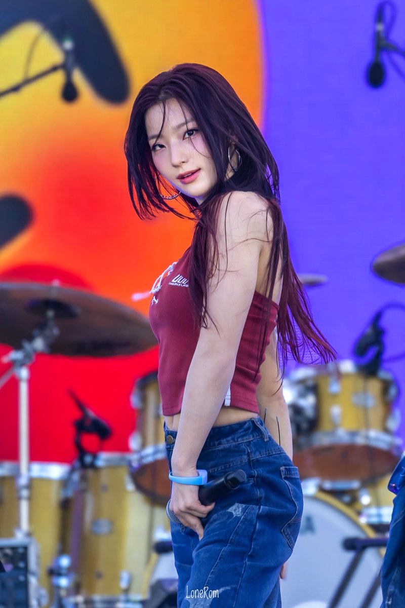 lonerom0107's tweet photo. 240929 모모콘 프로미스나인 이새롬

#프로미스나인 #이새롬 #fromis_9 #LeeSaerom https://t.co/wna5z6UX4V