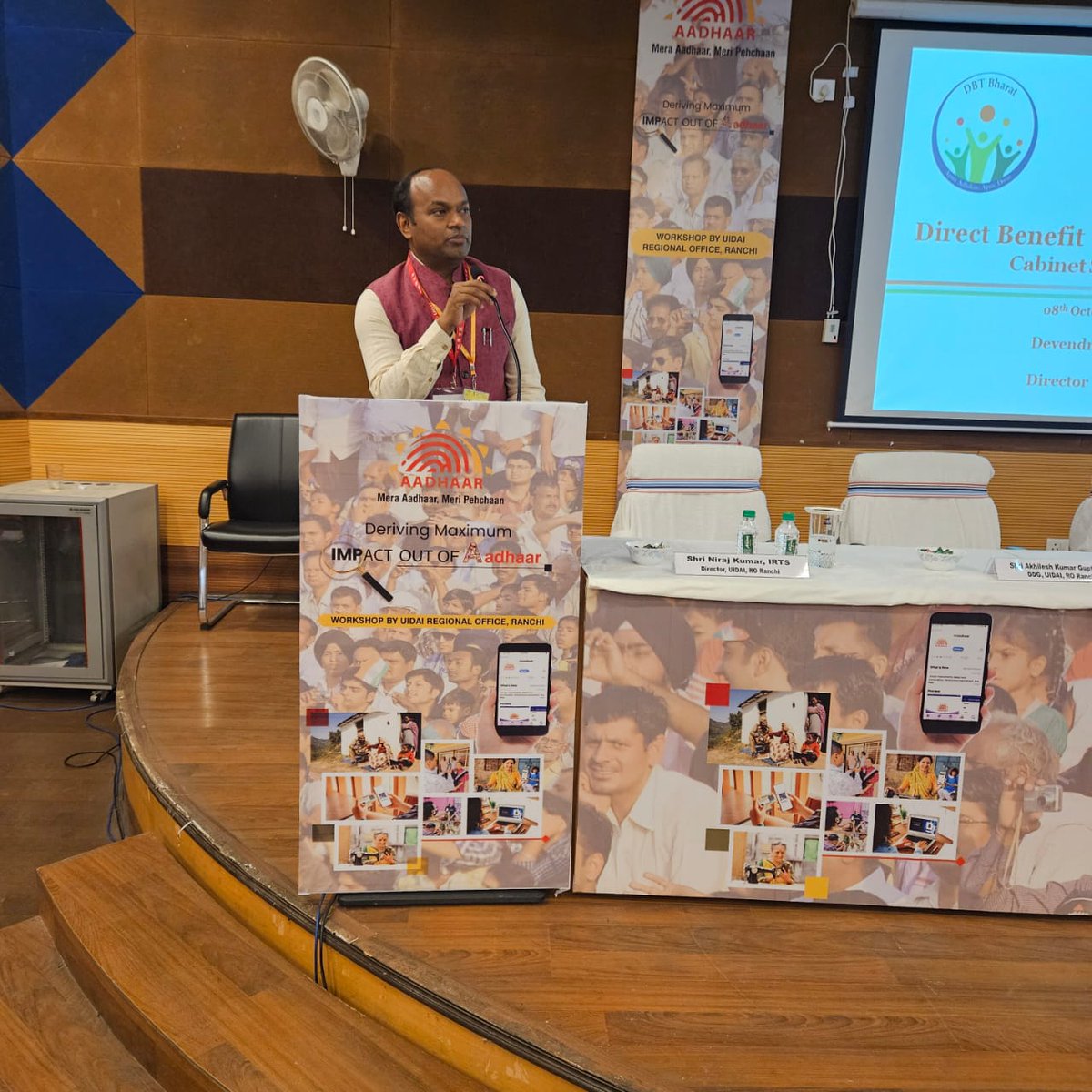 devIRPS's tweet image. Addressing the state official across departments about &quot;DBT Eco-system, best practices by different states and Ministries&quot;. Also highlighted about, how to use Aadhaar in all the welfare schemes to ensure easy of living for masses.  #ranchi #DBT #DevIRPS #devendrakumarIRPS