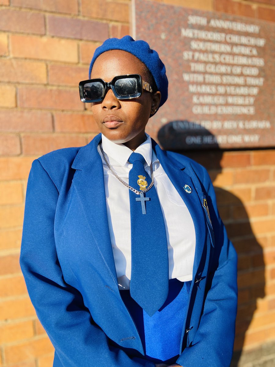 In the kingdom of colors, royal blue sits upon the throne commanding attention with its noble presence. #WesleyGuildWednesday💙