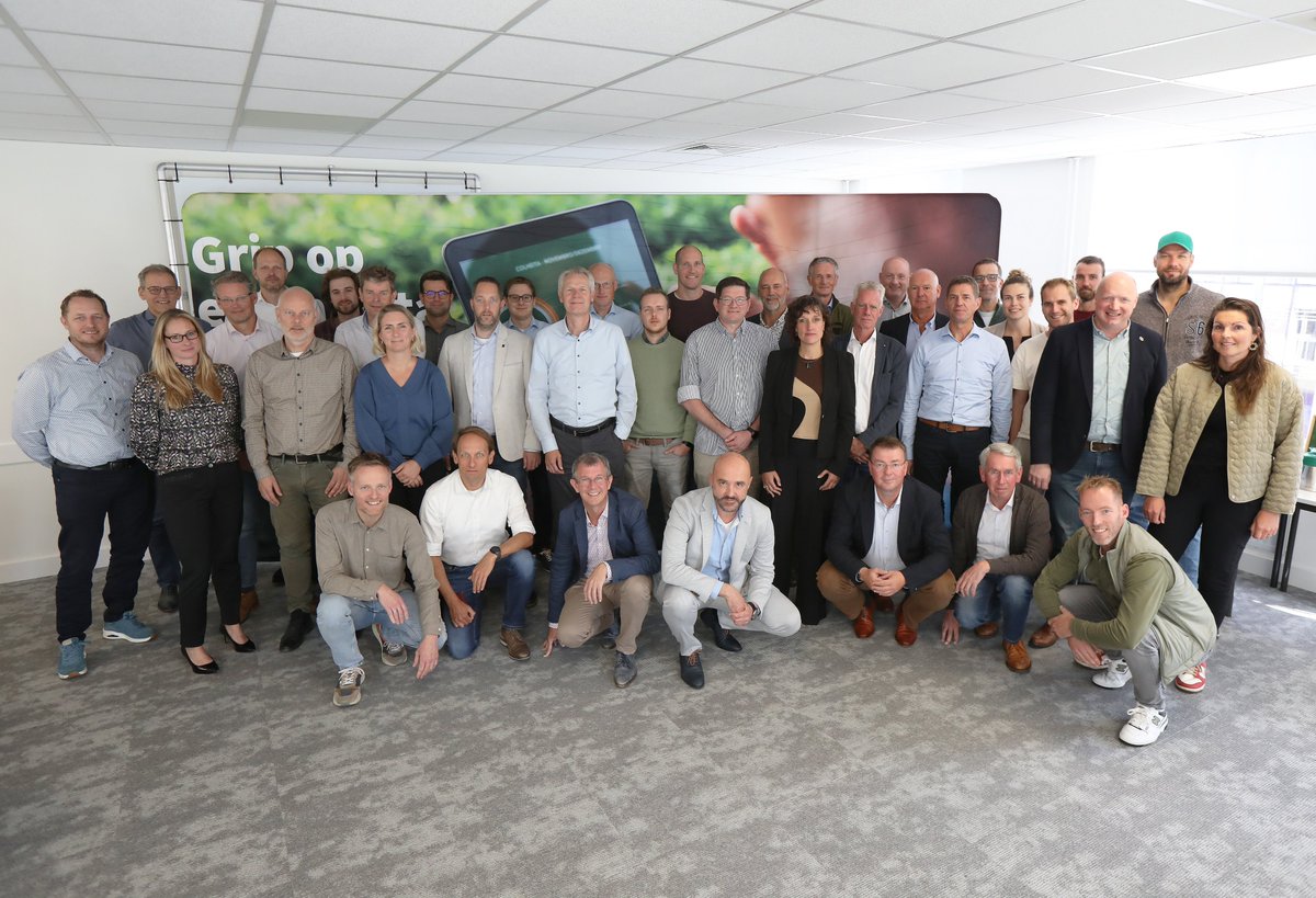 DATA 🖥️ | Stakeholders werkten samen aan de update van de #Gedragscode #Datagebruik #Akkerbouw. In september kregen zij een terugkoppeling. <a href="/CKempenaar/">Corné Kempenaar</a>: "De code geeft agrarische bedrijven vertrouwen om te investeren in slim datagebruik en data delen."

De geactualiseerde