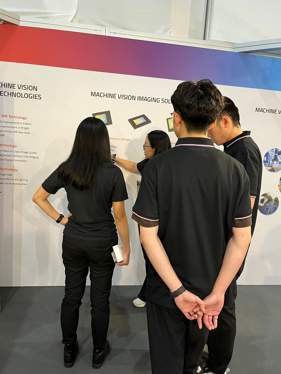 OMNIVISION_NEWS's tweet photo. Day 1 at VISION Stuttgart! Our Machine Vision team is here in Germany to demonstrate our latest innovations and technologies in the field of automation. Check Booth #10G82 for more!
#VISION #InfiniteIngenuity #VisisionStuttgart #Automation #MachineVision https://t.co/Zebrme6lPw