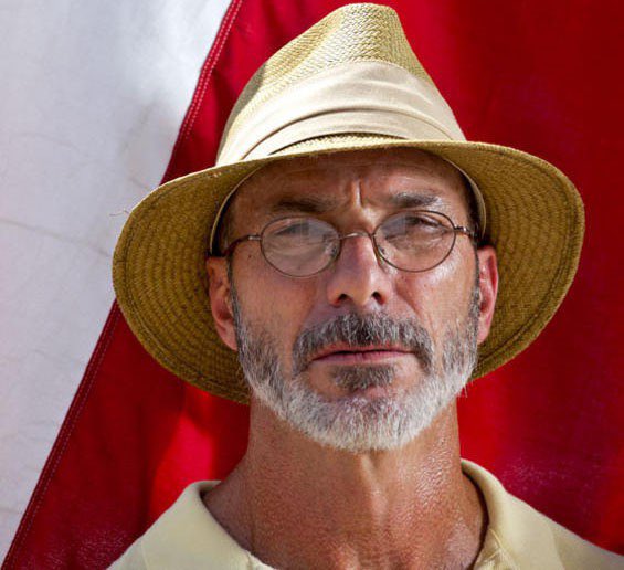 DanielLutaaya's tweet image. Steven Phillips spent 24 years in prison for a crime he did not commit. 
When he was released in 2008, he received 6 million dollars in compensation. Then, his ex-wife, who divorced him while he was in prison, sued to get part of the compensation. 
The Court gave her nothing.