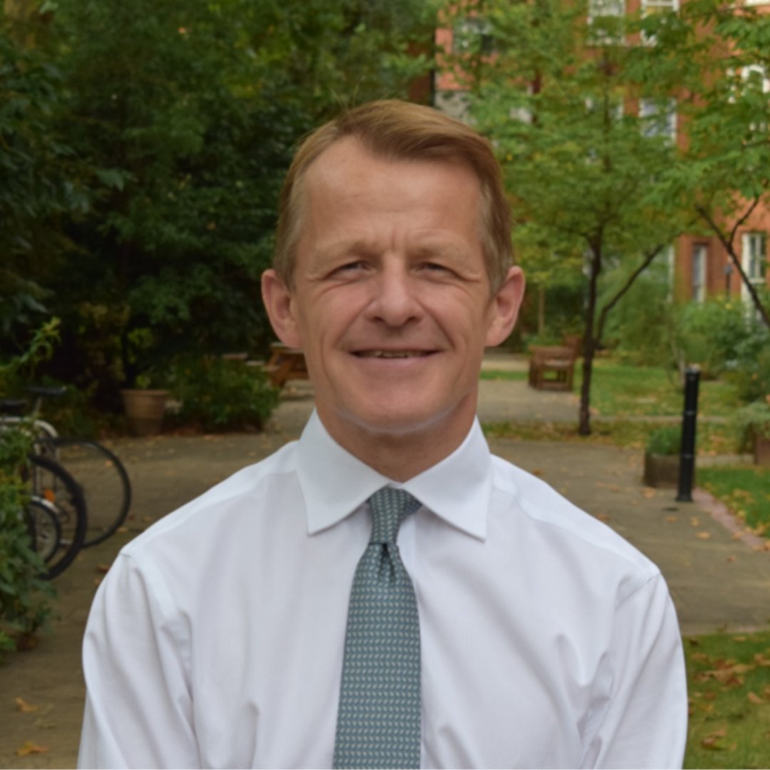 Energy UK’s CEO Emma Pinchbeck will step down in November to take up the role of CEO at the Climate Change Committee (@theCCCUK).

Read Emma’s statement and a response from our Chair David Laws: 🖱️ energy-uk.org.uk/news/emma-pinc…👈

@ELPinchbeck