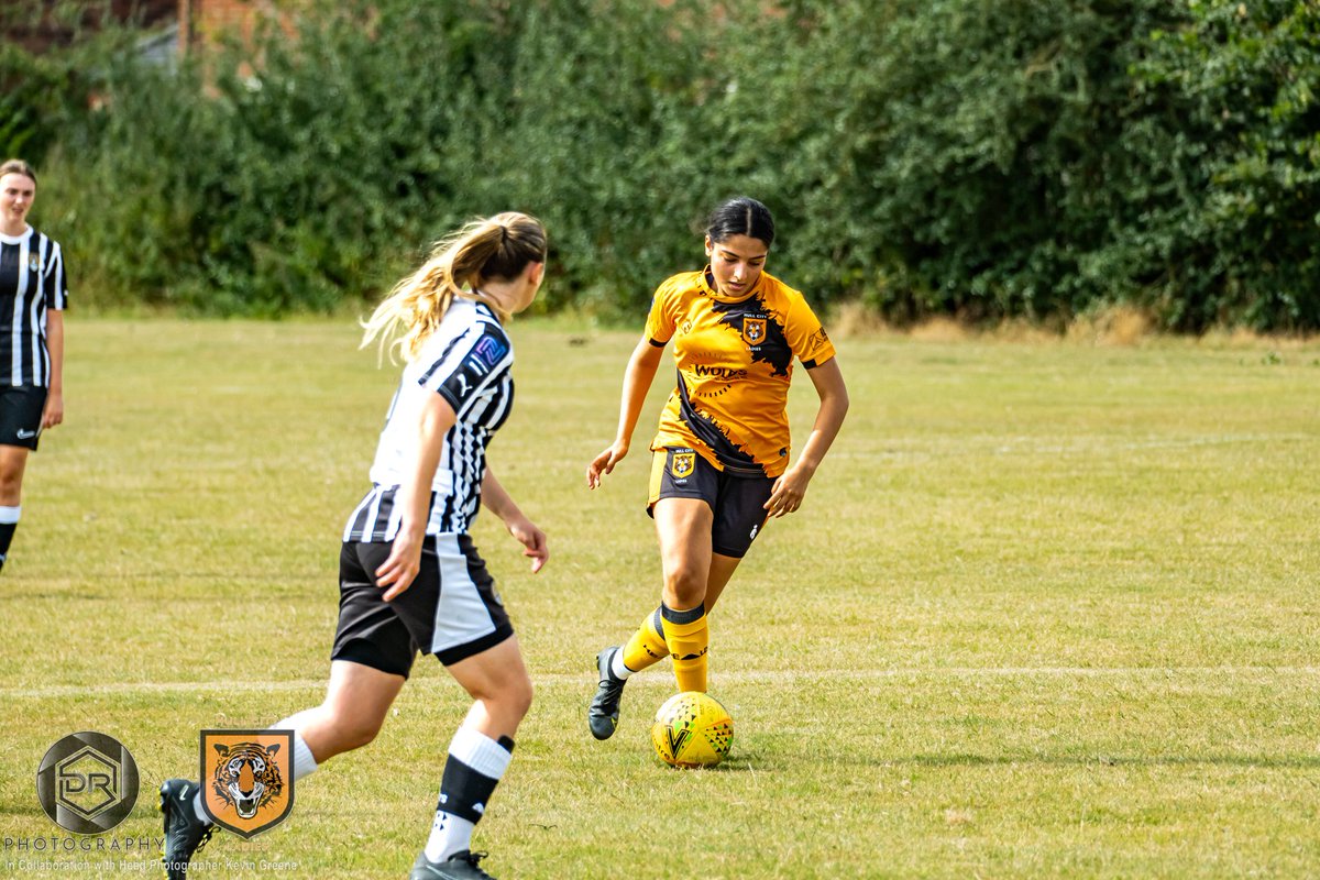 HullCityLFC's tweet photo. Week in, week out, still training, still together 🐯

If any players are looking for a club that is on the up, email Alex.robinson@hullcityladies.com for more info! ⚽️

#HearUsRoar https://t.co/BzSNKM7Q3b