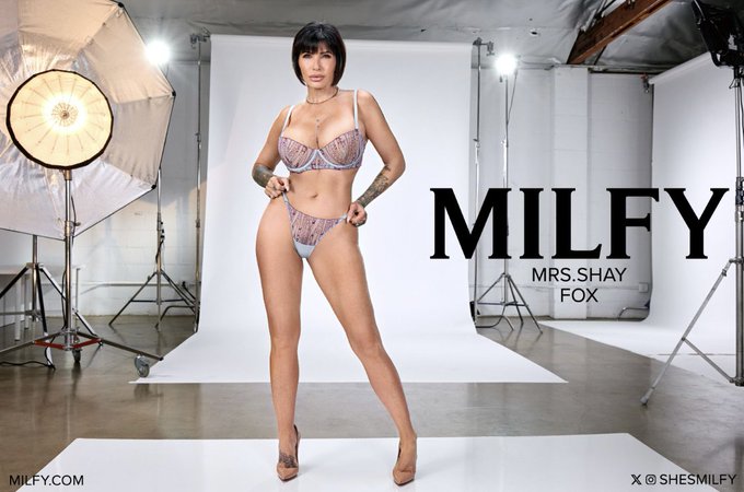 Watch Shay Fox's leaked NSFW photo on TwXstars