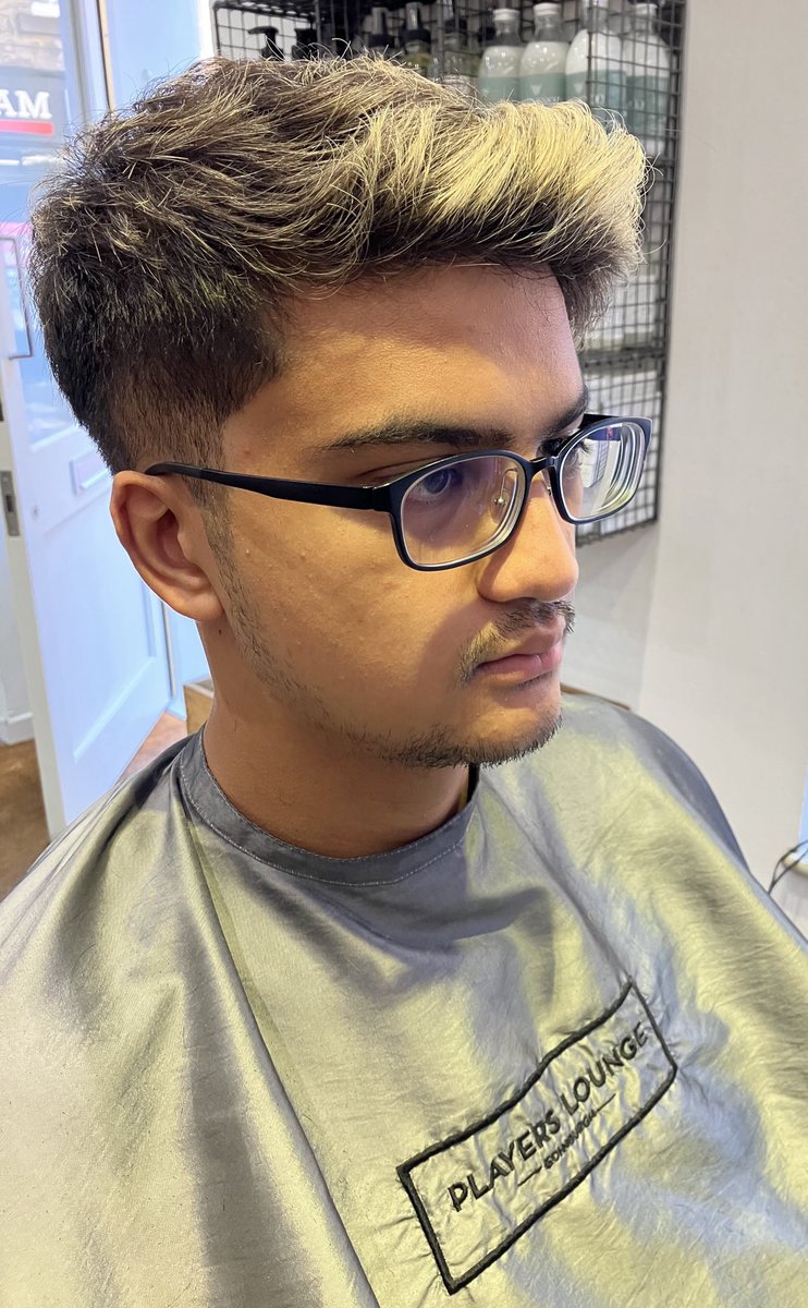 PlayersLounge's tweet photo. Fresh fade &amp; textured color! Check out this super sleek look by our Senior Stylist, Carla! We love how the cool tones blend effortlessly to add dimension &amp; style. 
Book in with Carla for your own transformation! 

#HairGoals #MensHair #ThePlayersLounge #EdinburghSalon https://t.co/AVWD9JYVTp