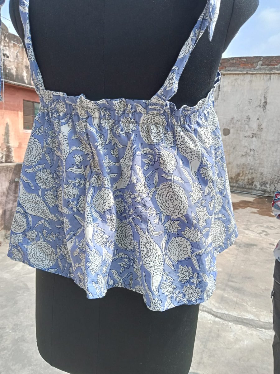 CAndcrafts's tweet photo. #cottontop #tanktop #croptop #womandress #girlstyle https://t.co/c5enaQN6sm