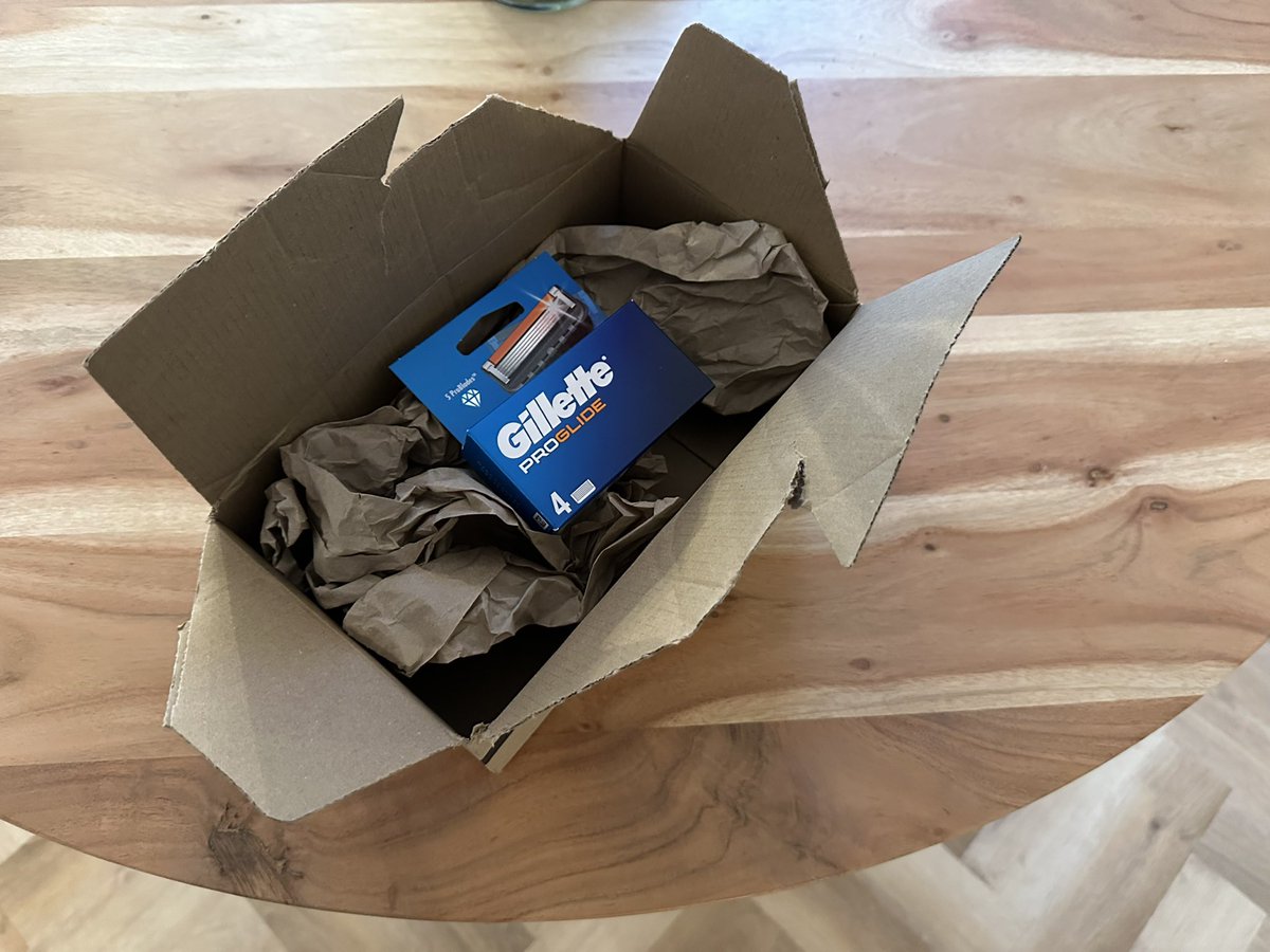 omacpherson's tweet image. @Gillette  I’m sure you can reduce the packaging material for my #proglide blades!  #savethetrees