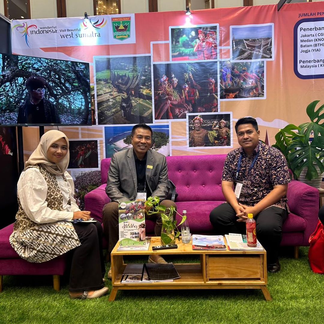 BBTFIndonesia's tweet photo. Kehadiran I Putu Winastra, S.AB. - Ketua DPD Asita Bali dalam acara Wonderful Indonesia Tourism Fair (WITF) Day 2 - Kamis, 3 Oktober 2024 yang bertempat di Swissotel Jakarta PIK Avenue. https://t.co/LeObUSC7ak