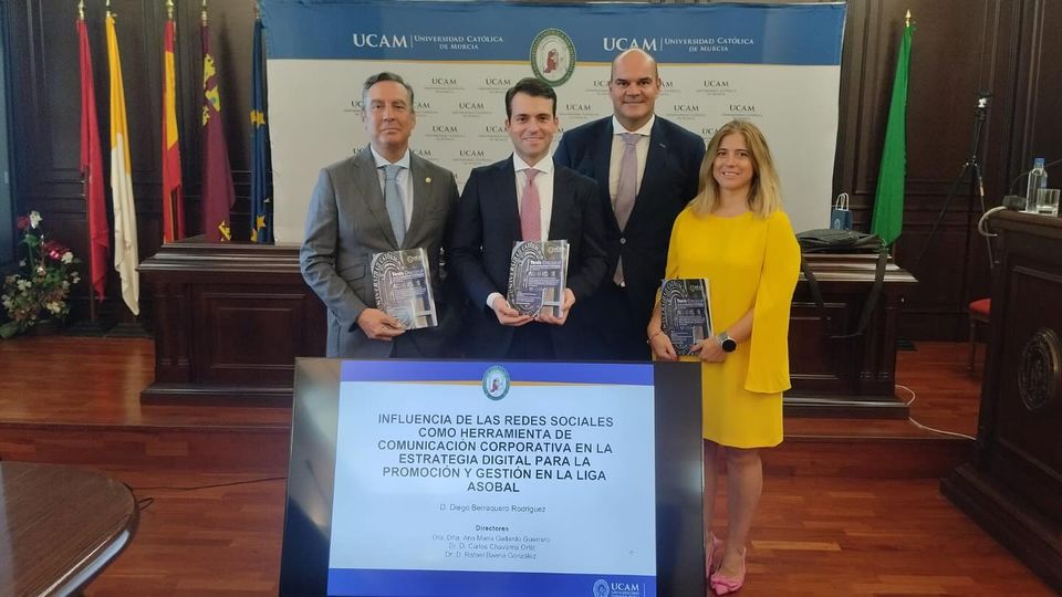 Tras la votación del tribunal evaluador, nos enorgullece anunciar que <a href="/DiegoBerraquero/">Diego Berraquero</a> ha sido reconocido con la mención ✨“Cum Laude”✨ por la excelente defensa de su tesis #doctoral 👏🏽
🎉Extendemos estas felicitaciones a los directores de #tesis🎉