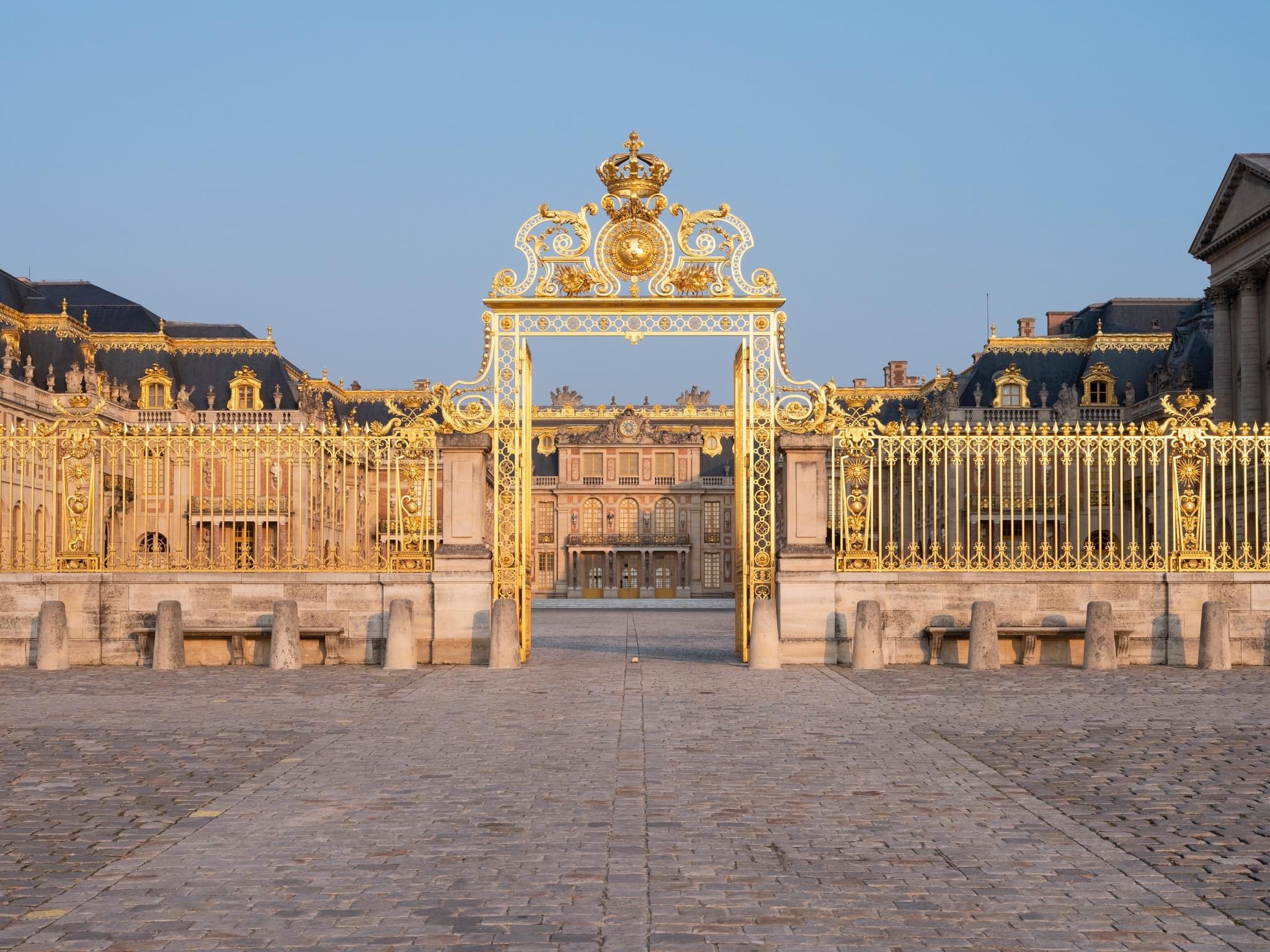 Château de Versailles on X: 