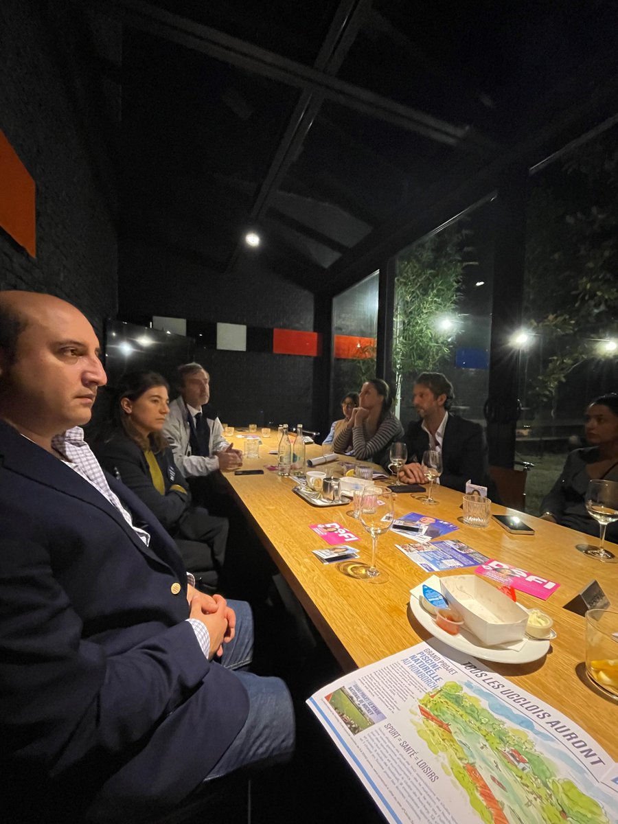 Echanges très riches hier avec <a href="/NimaHairy/">Nima Hairy</a> de la liste du Bourgmestre à <a href="/CommuneUccle/">Commune d'Uccle - Gemeente Ukkel (officiel)</a>  (combinant #Défi et @MR), <a href="/Maeva_Dargaud/">Maeva</a> représentant #Défi et <a href="/charlottedantin/">ch@_</a> du #MR à <a href="/Ixelles_Elsene/">Ixelles Elsene</a> 
Merci aux têtes de liste d'être venus débattre avec nous. Votez dimanche !