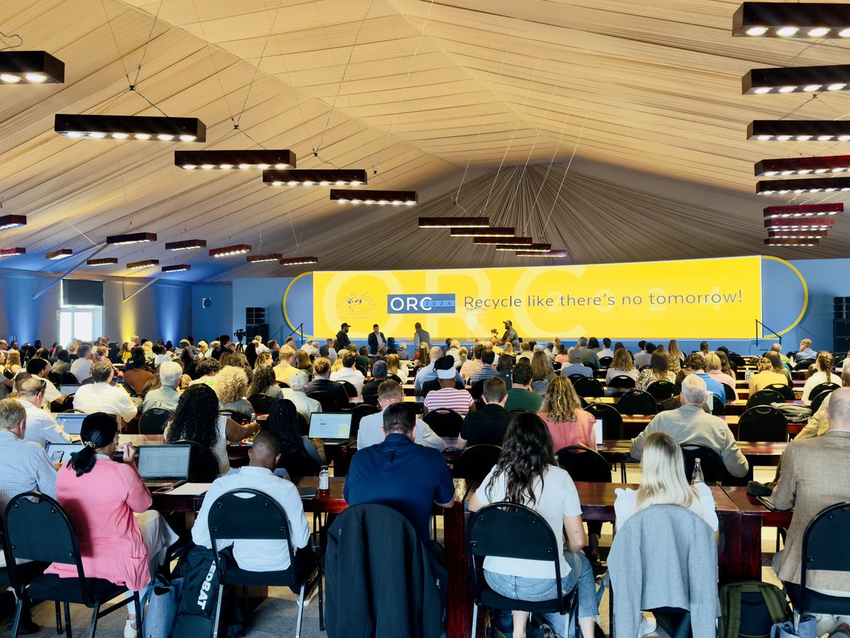 terrymap1's tweet image. The Oppenheimer Research Conference 2024 has officially begun! @OppGenRC 

Proceedings started this morning with a warm welcome from Nicky Oppenheimer, who highlighted the importance of the work that all attendees are carrying out. 

#ORC2024 #OGRC #ScienceBeyondBoundaries