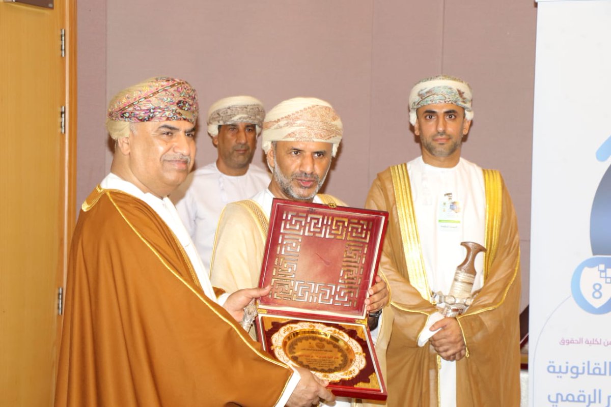 clawsqu's tweet photo. جانب من حفل افتتاح المؤتمر العلمي الثامن للكلية "التحديات القانونية في العصر الرقمي، تحت رعاية معالي الشيخ/ غصن بن هلال العلوي رئيس جهاز الرقابة المالية والإدارية للدولة. https://t.co/YonHvVjNrU