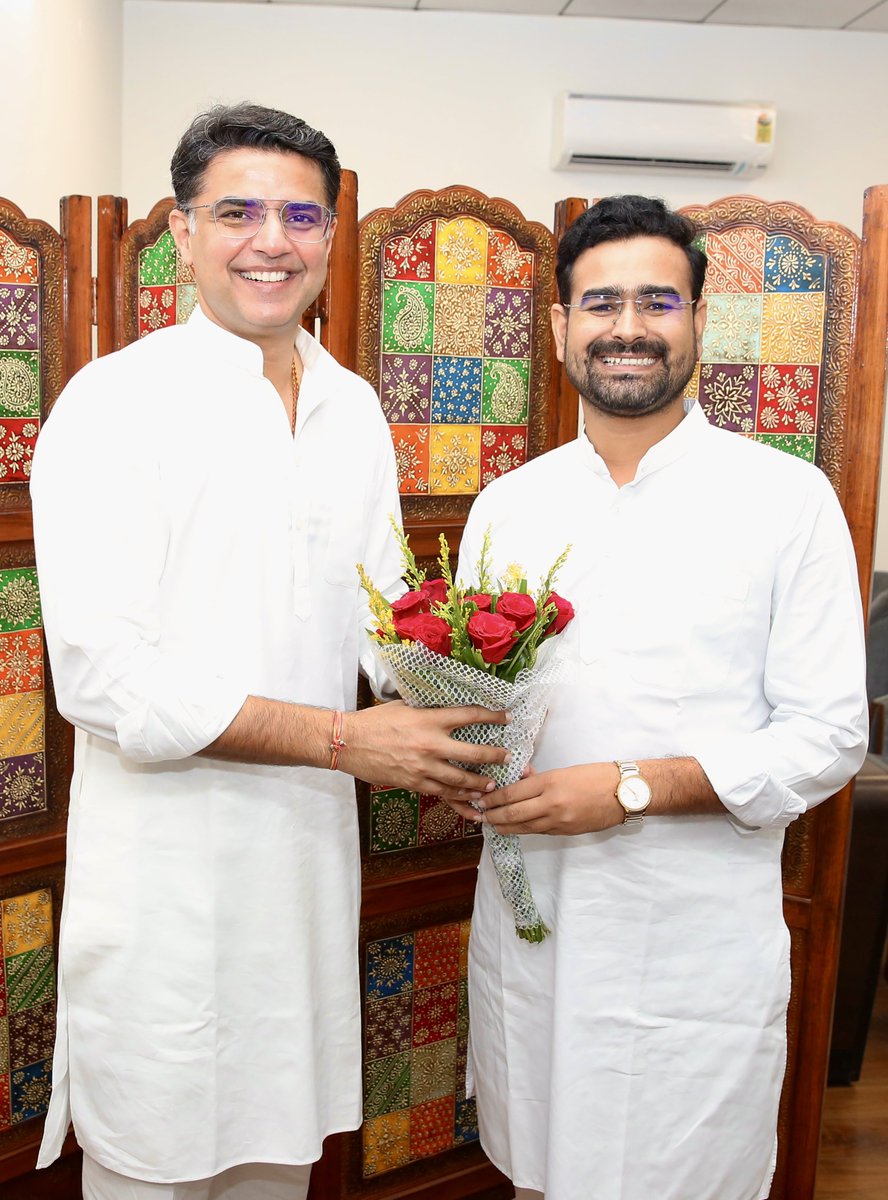 Sachin Pilot (@sachinpilot) on Twitter photo परबतसर विधायक <a href="/RamniwasGawriya/">Ramniwas Gawriya</a> जी ने आज सुबह मुलाकात की।
आपको जन्मदिन की शुभकामनाएं।
ईश्वर सदैव आप को सुखी एवं स्वस्थ रखें, आप दीर्घायु हों, मेरी यही प्रार्थना है।
आने वाला वर्ष आपके जीवन में अपार खुशियां और सफलता लेकर आए। परबतसर विधायक <a href="/RamniwasGawriya/">Ramniwas Gawriya</a> जी ने आज सुबह मुलाकात की।
आपको जन्मदिन की शुभकामनाएं।
ईश्वर सदैव आप को सुखी एवं स्वस्थ रखें, आप दीर्घायु हों, मेरी यही प्रार्थना है।
आने वाला वर्ष आपके जीवन में अपार खुशियां और सफलता लेकर आए।