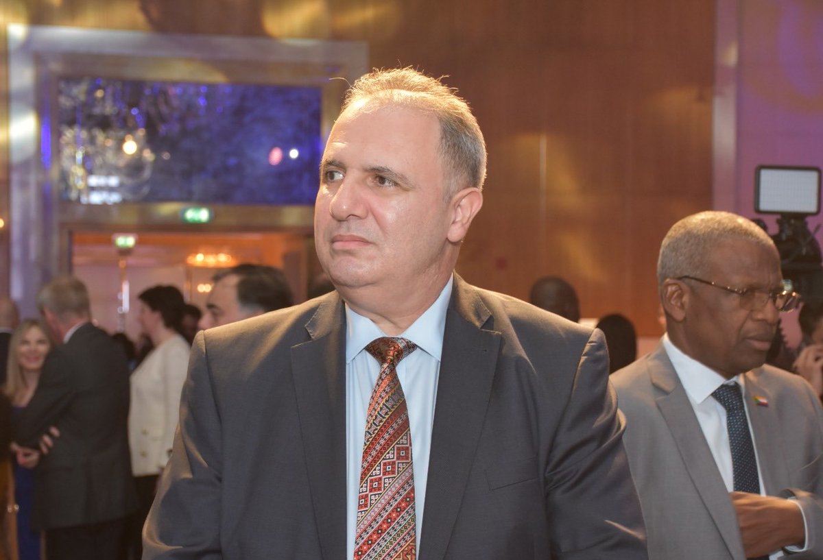 EmilKarimov66's tweet image. With great pleasure I participated at a reception on the occasion of the Day of #GermanUnity by the invitation of H.E. 
Mr. Hans-Christian Freiherr von Reibnitz Ambassador of the Federal Republic of Germany to the State of Kuwait.

🇦🇿🇩🇪