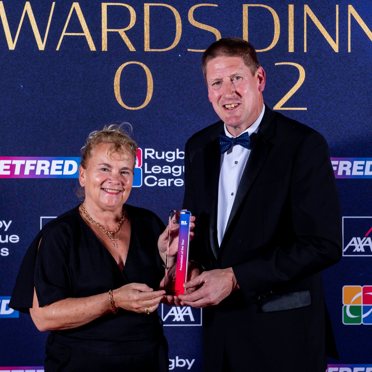 Our <a href="/SuperLeague/">Betfred Super League</a> Award winners 🏆

Congratulations to Wheels of Steel Josh Butler, Women's Young Player of the Year Bella Sykes, Top Tackler Cameron Smith and Foundation of the Year <a href="/RugbyLeeds/">Leeds Rhinos Foundation</a> on picking up their awards last night!