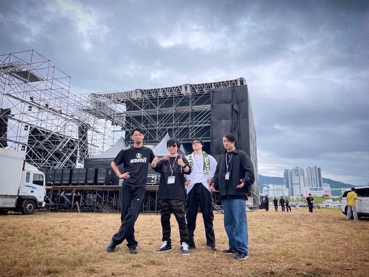GUYZ_official's tweet photo. 함께 해주신 여러분 정말 감사드리고 다음공연은 12월7일 홍대 AOR 단독콘서트입니다!!
꼭 보러 와주세요!!
https://t.co/cIPYCYt1IG
#GUYZ #가이즈
#흘린 #HLIN https://t.co/WHq2y4LkS4