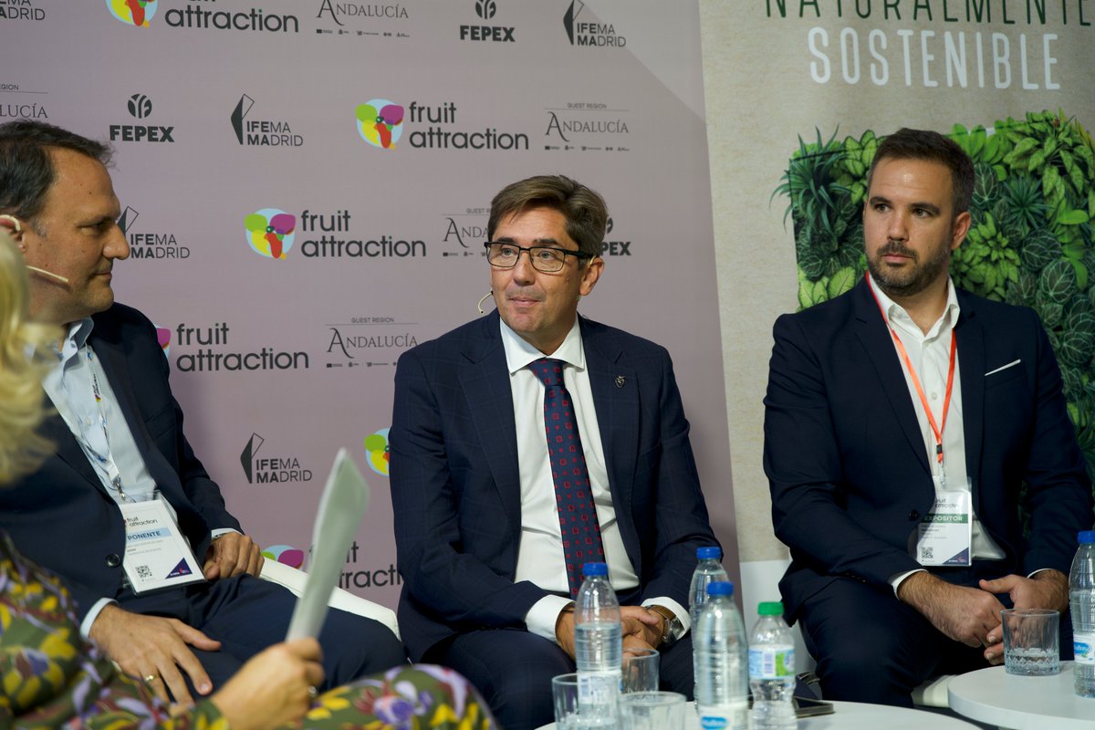 Hace algunas semanas recibimos de <a href="/AENOR/">AENOR</a>  la certificación en #AgriculturaRegenerativa, basada en el modelo <a href="/EpigenHealthy/">EpigenHealthy</a>. Se ha presentado la certificación en <a href="/FruitAttraction/">Fruit Attraction</a>, de la mano de <a href="/RevistaMercados/">Mercados</a>. Ha sido un placer compartir espacio también con <a href="/biosabor_agro/">BioSabor</a>