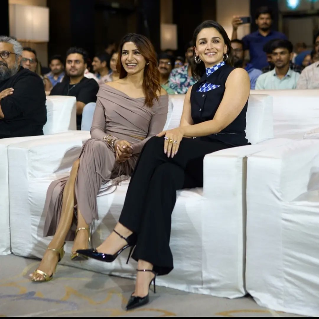TheSubbyCuckyy's tweet photo. The most powerful click ever 🥵 
The amount of Dominance is insane 🔥 
Ufff badly wanna kneel infront of Goddess Samantha and Mistress Alia 🛐 and worship them 🙏
Badly wanna kiss their heels 👠 https://t.co/WVeM60sZAF