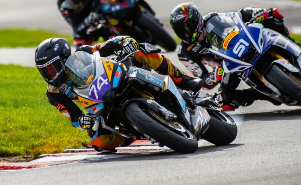 September was was a busy month for Kent's <a href="/fatboy_finn14/">FatboyFinn14</a> with two rounds of the British SportBike Championship. kentsportsnews.com/tough-month-fo…