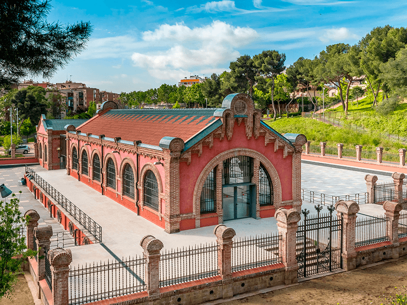 CCElSortidor's tweet photo. 👣 Demà a les 10h visitem la Casa de l'Aigua de #TrinitatNova! 

💧 Descobrirem com és la 1a gran infraestructura de canalització moderna que ha permés l'abastiment d'aigua a Barcelona.

🔴 +Info i inscripcions: https://t.co/wPoKcQftPi

#ataula #aiguaialimentació https://t.co/T1Izn8PFk0