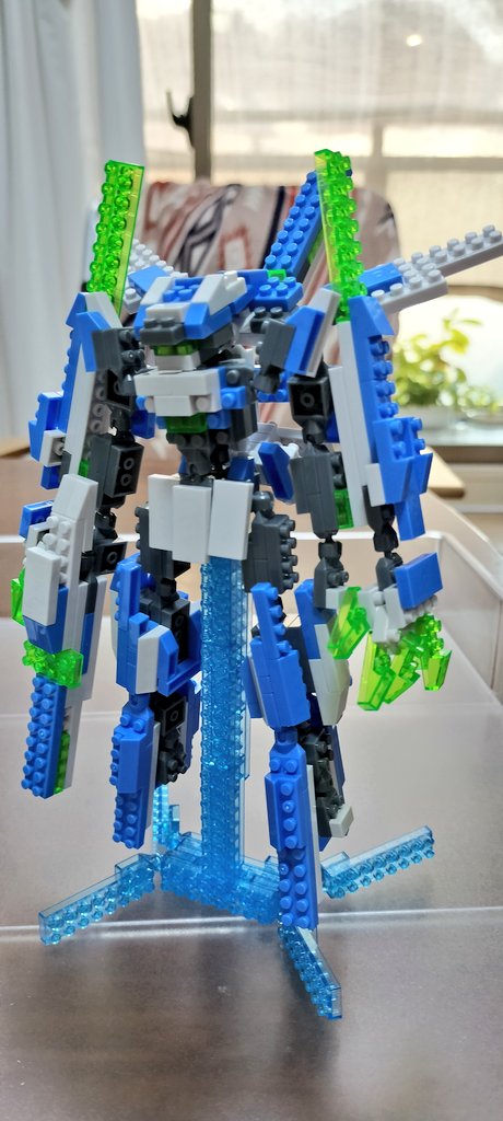 WGvsfb2OtSPO2yi's tweet photo. それぞれの合体がカッコいいですね。
上半身、下半身に対してのボリュームアップがステキですね。
これでそれぞれ400円はコスパがスゴイですね。
早く全国の工場長の手元に届いて欲しいですね。
＃プチブロック https://t.co/GpyTcALJw1