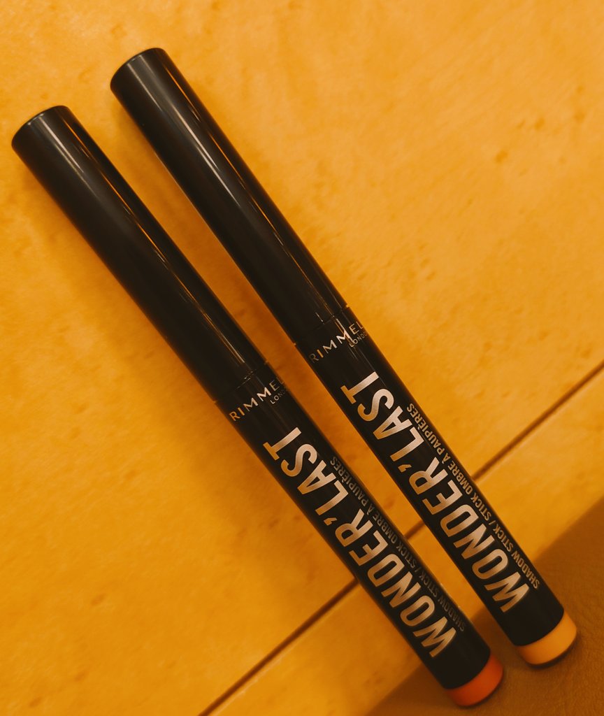 U5nRfNWZ8ql7NcI's tweet photo. #コスメ購入品 #リンメル #アンドビー #andus #アイシャドウ #クリームチーク
気になったコスメを購入してきました💕
リンメルのアイシャドウスティク色味も可愛いので,載せて行こうと思います🌼
スリコでシリコーンポイントメイクブラシが売られていて,フィーもあるけど2本購入しちゃいました✨ https://t.co/gI2tFS8qY6