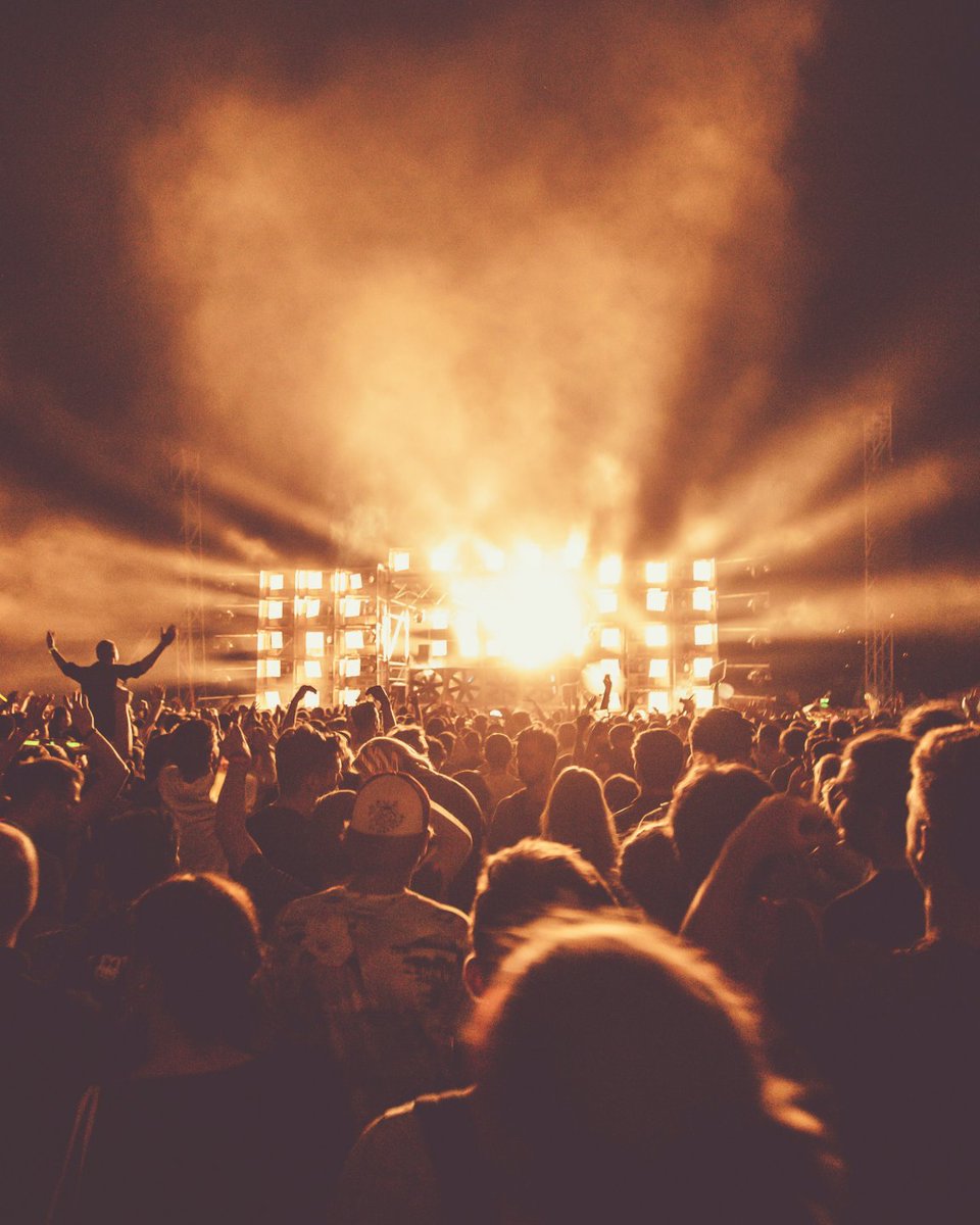 StopFitzhughCon's tweet image. Why is the Fitzhugh Concert Venue bad for our community?

The proposed 5,000-seat venue could put unnecessary stress on our local infrastructure, increase traffic, and cause noise and light pollution, as well as threaten Barton Creek.

Learn more here: stopfitzhughconcertvenue.com