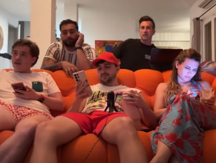 deloxelhumilde's tweet image. 🔪 Dalas ha intentado asesinarnos a mí y a un compañero.

Dos personas que vivieron recientemente con Daniel en el Airbnb de Francia, fueron testigos de cómo Dalas y Fernando Urdaneta iniciaron un procedimiento para asesinarme.

Dalas y Fernando Urdaneta contactaron con sicarios…