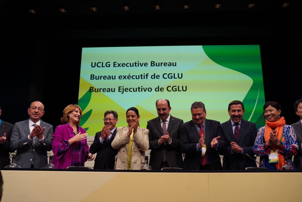 United Cities (@uclg_org) on Twitter photo 🟡 UCLG Executive Bureau
🖊️Our ExBu ended with the signature of a twinning arrangement between <a href="/KonyaInt/">Konya Metropolitan Municipality</a> and <a href="/PichinchaGob/">Prefectura de Pichincha</a>.
🏙️We're delighted to witness the strengthening of collaboration between the two cities!
#UCLGMeets 🟡 UCLG Executive Bureau
🖊️Our ExBu ended with the signature of a twinning arrangement between <a href="/KonyaInt/">Konya Metropolitan Municipality</a> and <a href="/PichinchaGob/">Prefectura de Pichincha</a>.
🏙️We're delighted to witness the strengthening of collaboration between the two cities!
#UCLGMeets