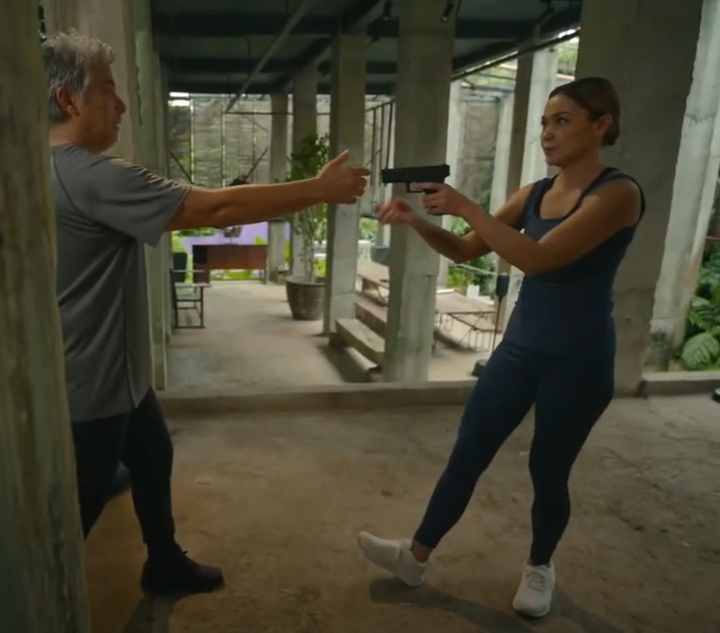 musingsforjodi's tweet photo. Quick thinking from Zandro to teach Lavender how to use a gun. If not, that would have been her Achilles' heel knowing Iris knows her way around one. Now, both Lavender and Iris are at par in physical and gun combats.

DETERMINED LAVENDER
#LFTraining https://t.co/aUuAzbu3Zg