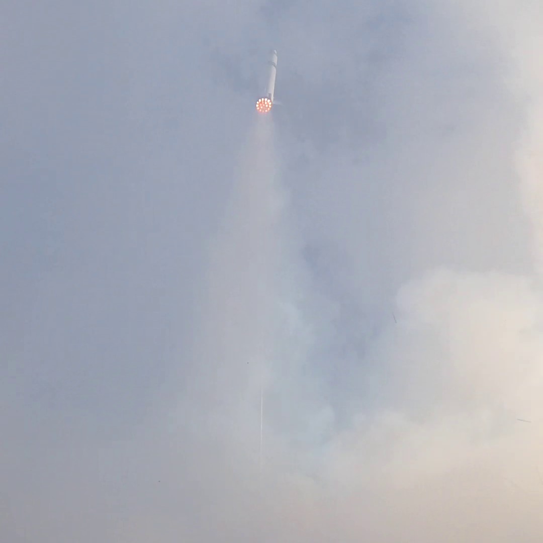 ... first stage flight is NOMINAL ! 
All 20 motors are running ! Woohoo !
#ArianeHeavy #STEAM #MoonDot