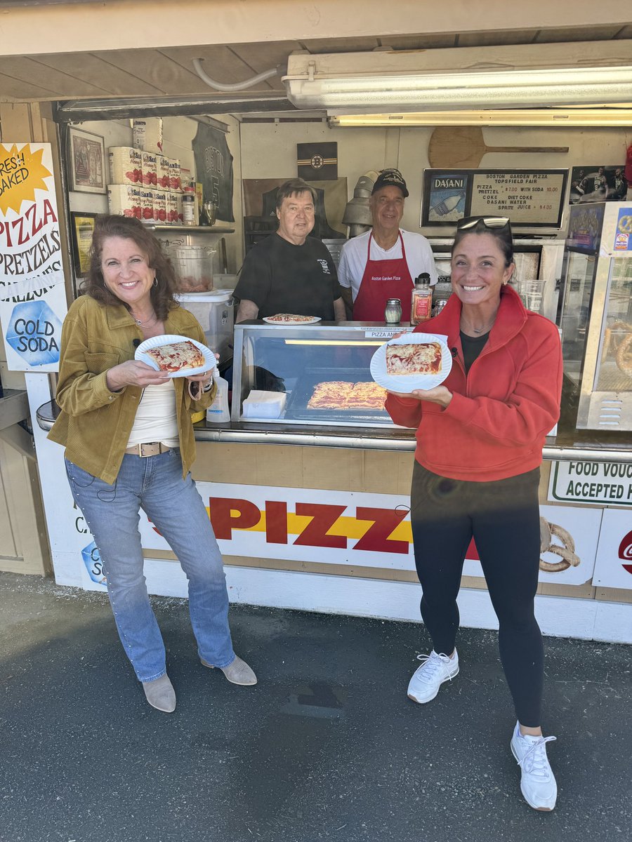 Lets recap what went into my stomach yesterday: 

Boston Garden Pizza, Caramel Apples, Anna’s Fried Dough, Deep Fried Oreos, Barnyard Donuts, Warm Apple Crisp with Vanilla Ice Cream, Gobbler Sandwich — washed down with a GIGANTIC cup of Fresh Squeezed Lemonade. ♥️ <a href="/TopsfieldFair/">Topsfield Fair</a>