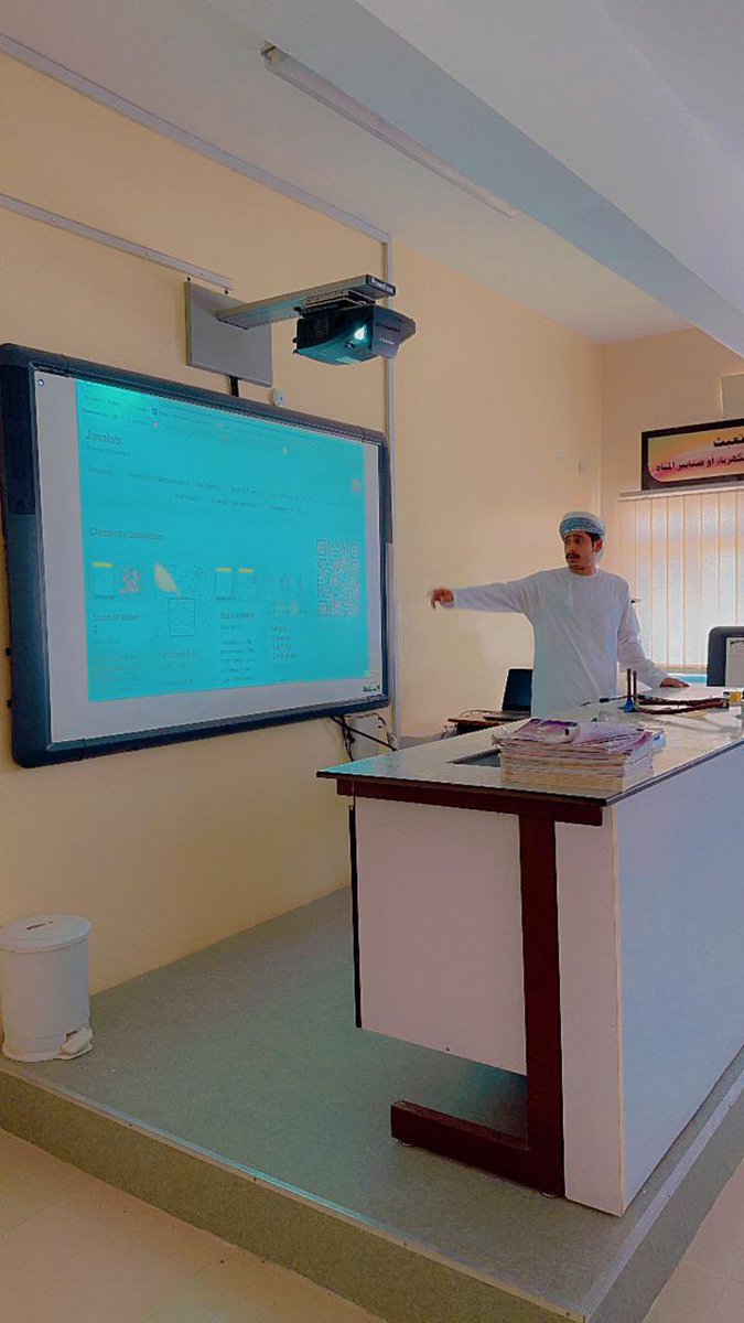 ضمن الإنماء المهني لمادة العلوم اليوم الأربعاء 2024/10/9
قدم الأستاذ/ أحمد المشرفي ورقة عمل بعنوان: استخدام مواقع المحاكاة ( javalab,phrt)
